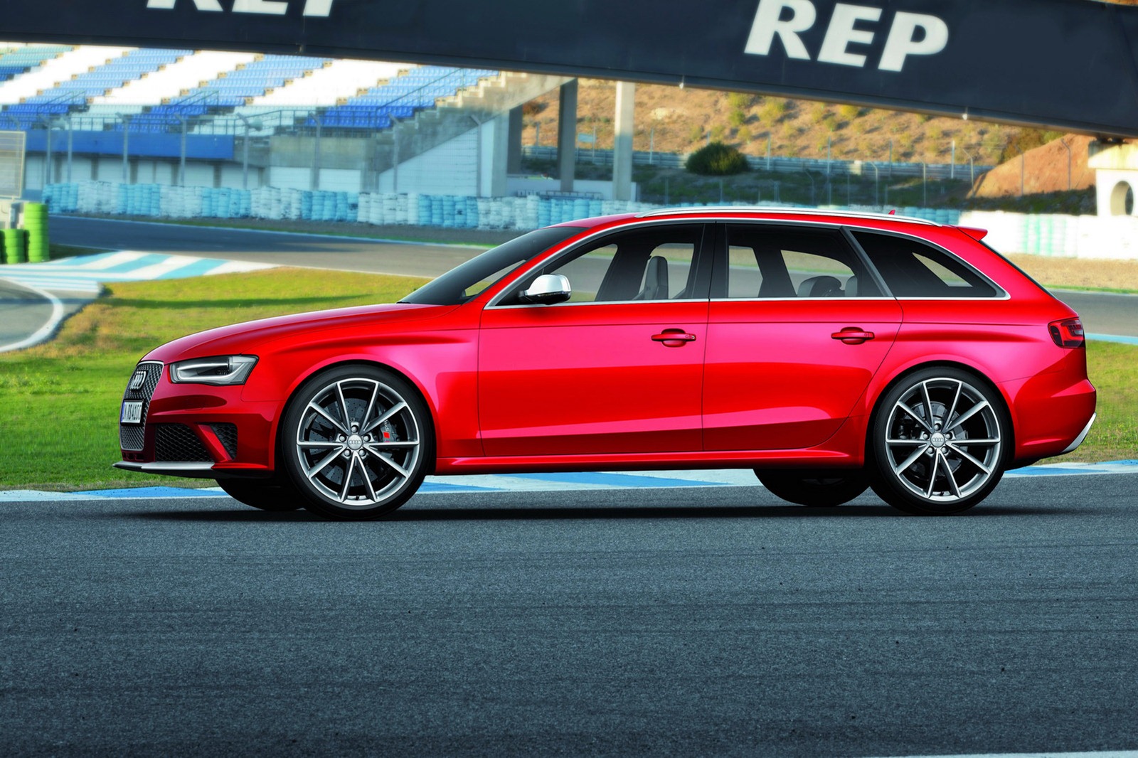 audi-rs4-avant-galerija