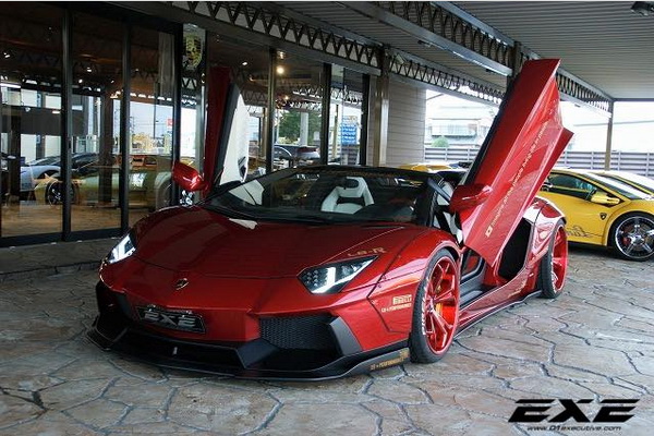 liberty-walk-lamborghini-aventador-roadster