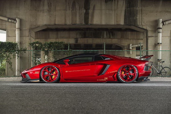 liberty-walk-lamborghini-aventador-roadster