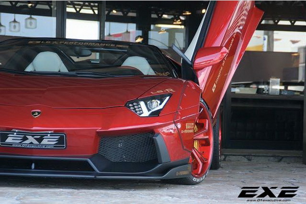 liberty-walk-lamborghini-aventador-roadster