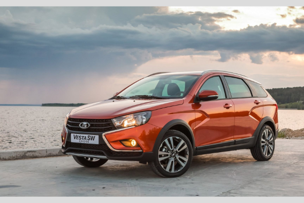 Lada Vesta SW i SW Cros sti u sa cenom od 11.990