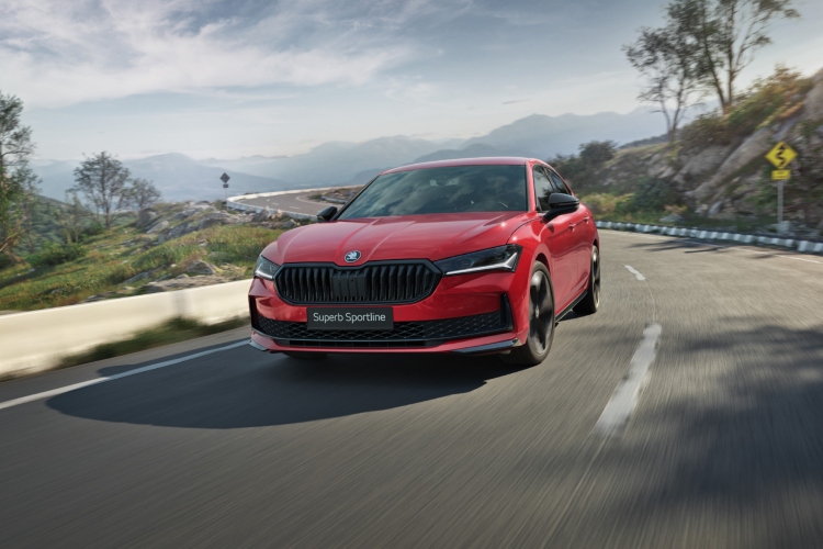 skoda-superb-sportline-agresivniji-izgled-i-snizeno-vesanje-ali-bez-dodatne-snage-4