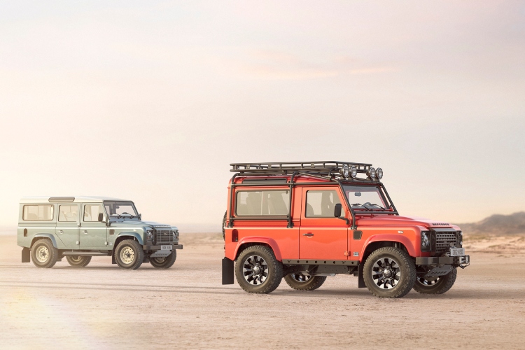 land-rover-vraca-klasicni-defender-v8-sa-modernim-preokretom-9