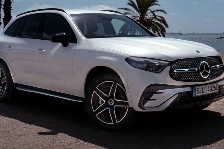 2025-mercedes-glc-350e-plug-in-hybrid-nudi-87-km-domet-na-elektricni-pogon-za-manje-od-60000-2