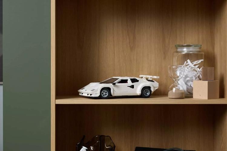 novi-lego-lamborghini-countach-dolazi-sa-malenim-v12-motorom-5