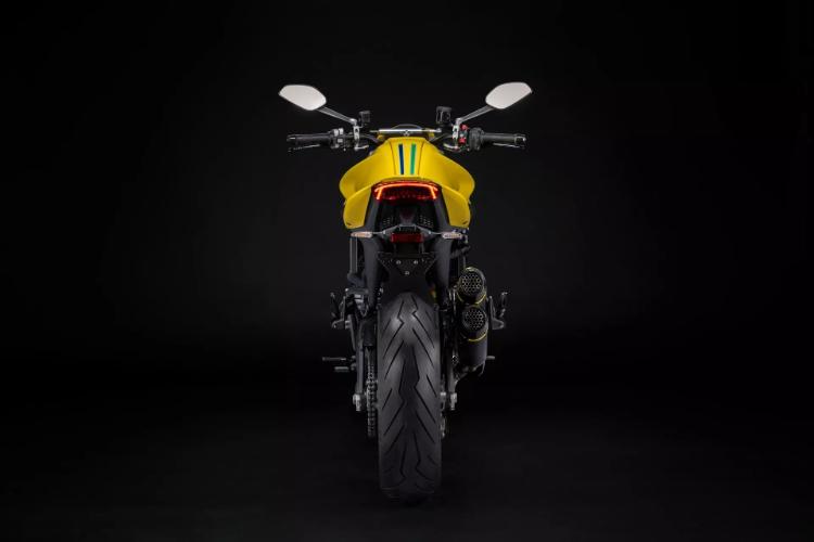 ducati-monster-senna-predstavljen-kao-omaz-trkackoj-legendi-9