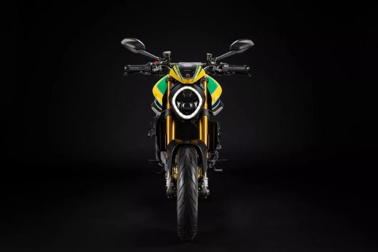 ducati-monster-senna-predstavljen-kao-omaz-trkackoj-legendi-10