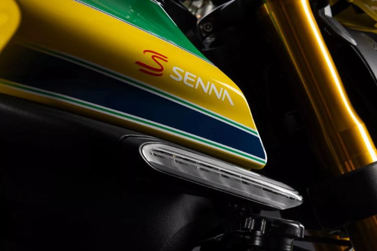 ducati-monster-senna-predstavljen-kao-omaz-trkackoj-legendi-26