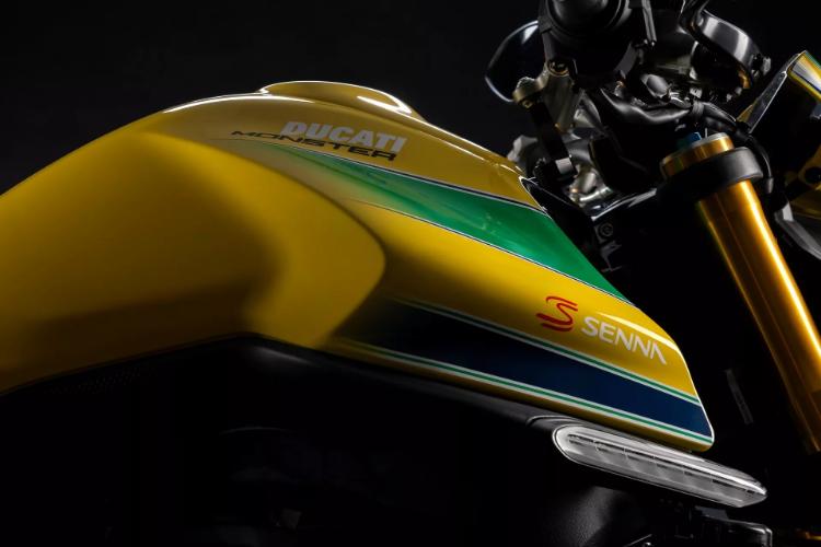 ducati-monster-senna-predstavljen-kao-omaz-trkackoj-legendi-27