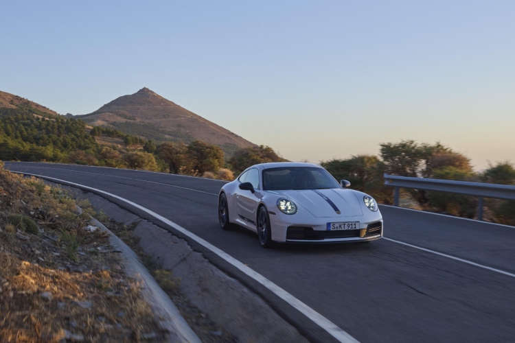 novi-porsche-911-carrera-t-34