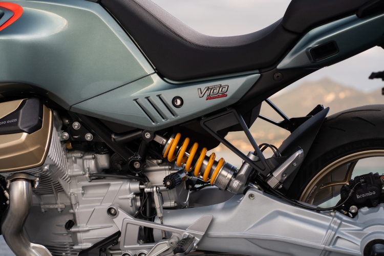 moto-guzzi-v100-mandello-2025-13