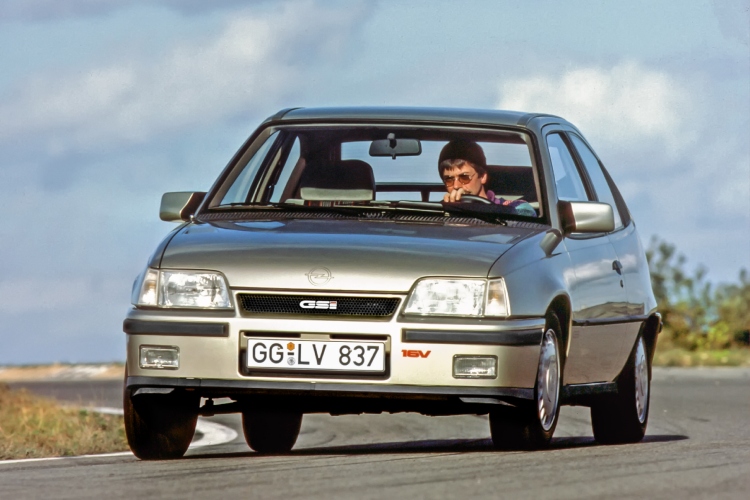 opel-kadett-proslavlja-svoj-cetrdeseti-rodendan-1