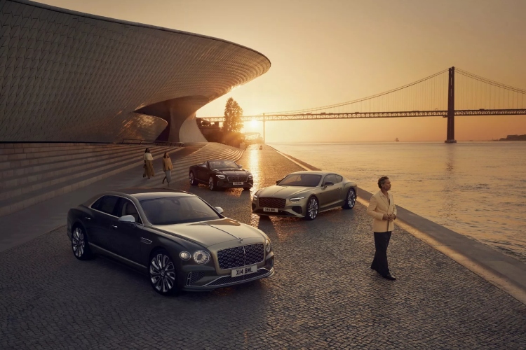 novi-bentley-mulliner-hibridi-donose-771-ks-i-do-80-km-dometa-na-struju-1