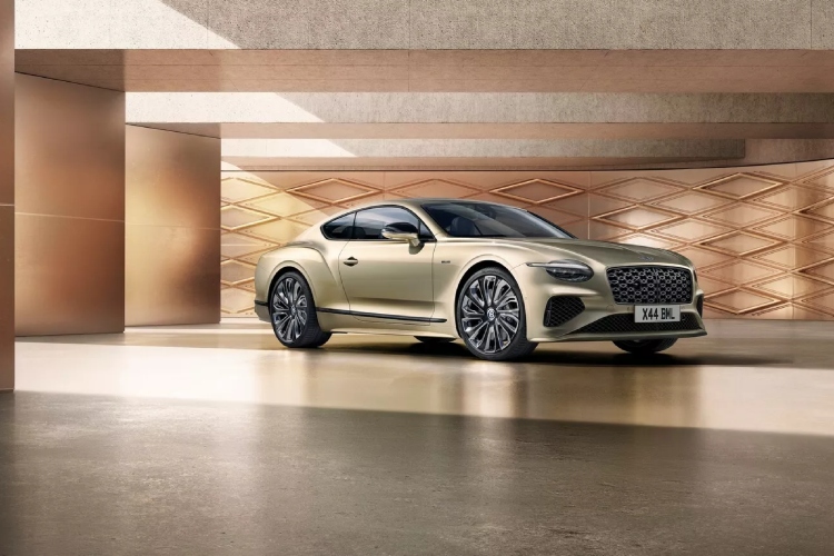 novi-bentley-mulliner-hibridi-donose-771-ks-i-do-80-km-dometa-na-struju-14