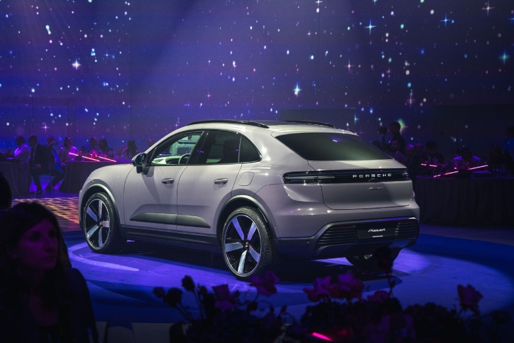 vizija-postaje-stvarnost-novi-all-electric-porsche-macan-bev-predstavljen-je-u-beogradu-2