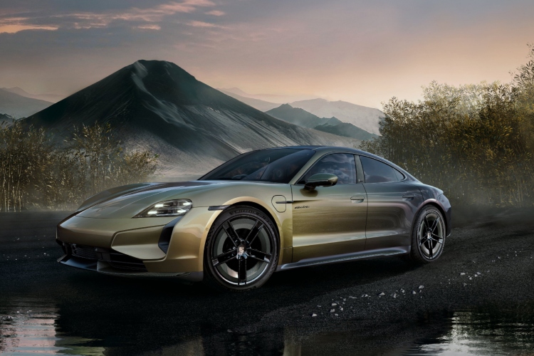 taycan-turbo-s-celestial-jade-porsche-inspirisan-dragocenim-kamenom-zada-1