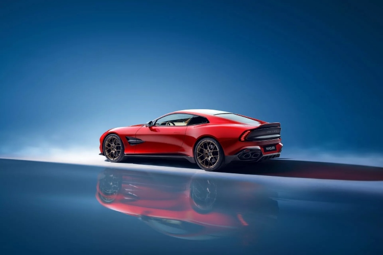 aston-martin-vanquish-novi-gt-sa-brzinom-od-344-kmh-stize-kao-model-sa-vrhunskim-performansama-19