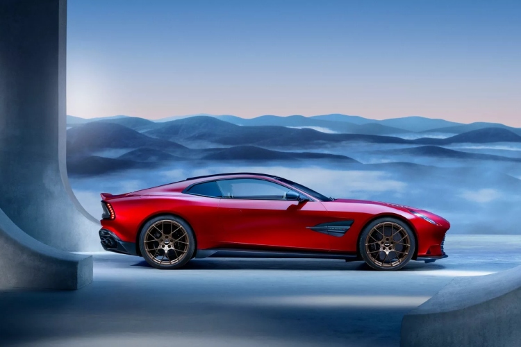 aston-martin-vanquish-novi-gt-sa-brzinom-od-344-kmh-stize-kao-model-sa-vrhunskim-performansama-25