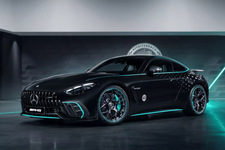 f1-inspirisani-mercedes-amg-gt-motorsport-collectors-edition-slavi-amg-niz-poraza-1