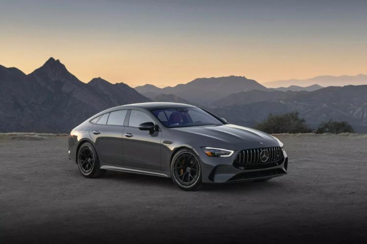 mercedes-amg-gt-63-s-e-performance-hibridna-superlimuzina-sa-831-ks-7