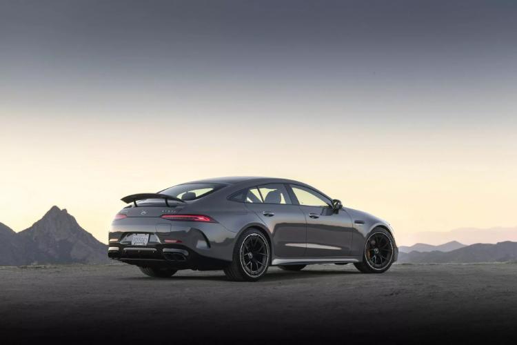 mercedes-amg-gt-63-s-e-performance-hibridna-superlimuzina-sa-831-ks-11