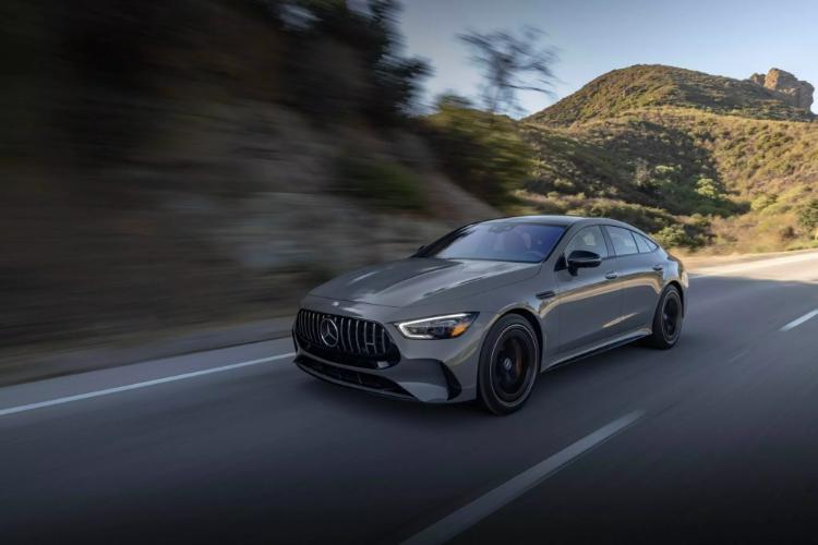 mercedes-amg-gt-63-s-e-performance-hibridna-superlimuzina-sa-831-ks-17