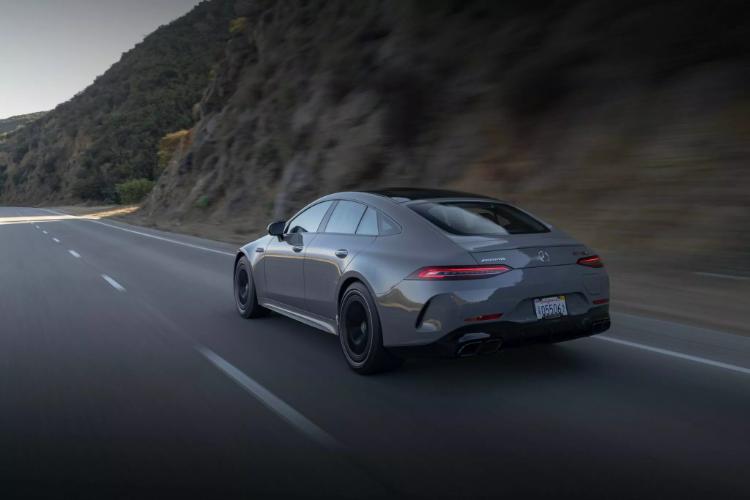 mercedes-amg-gt-63-s-e-performance-hibridna-superlimuzina-sa-831-ks-22