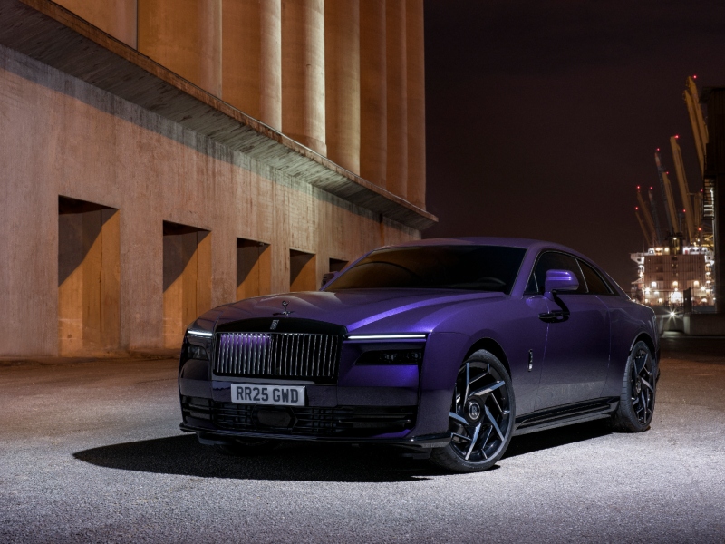 Rolls-Royce predstavlja Black Badge Spectre: Osnaženi alter ego