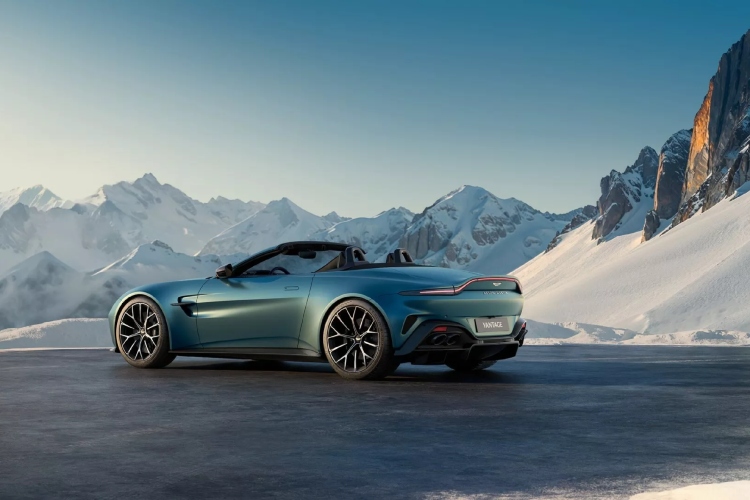 2025-aston-martin-vantage-roadster-elegancija-na-tockovima-sa-656-ks-8