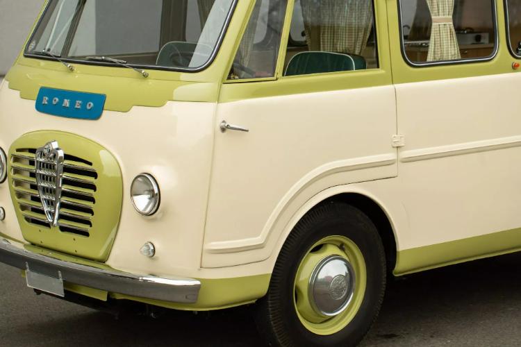 ovaj-alfa-romeo-t10-camper-iz-1955-ima-samo-31-ks-ali-srce-mu-je-vece-od-kamiona-10